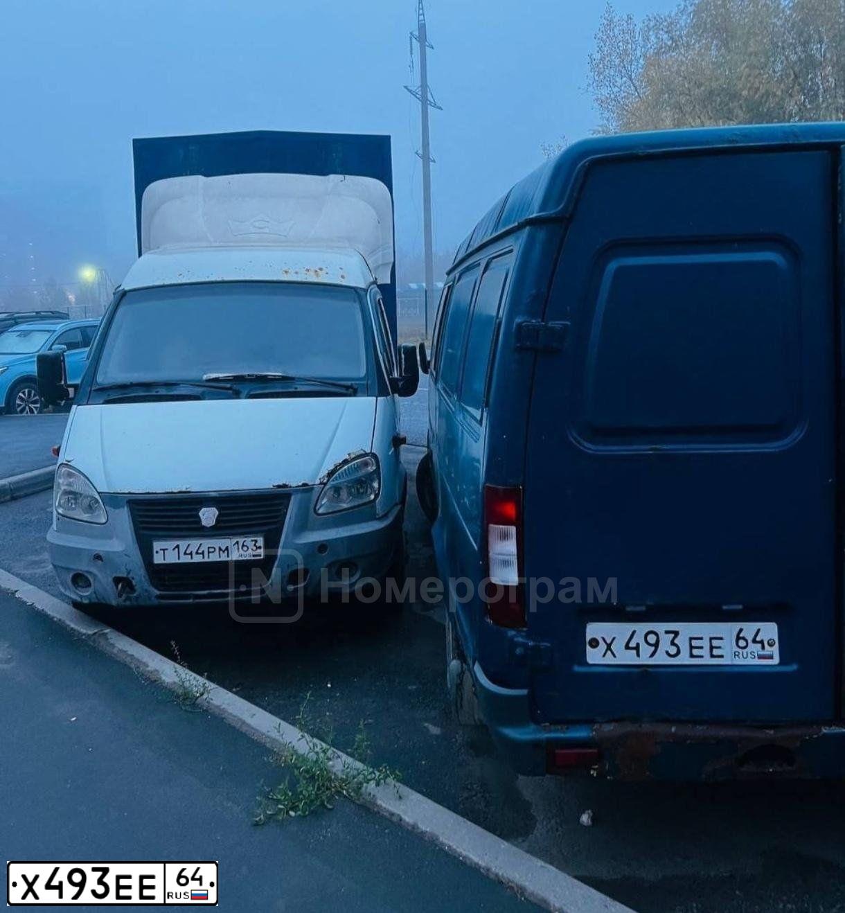 Фото автомобиля GAZ 2705 EL, 2004 — госномер Х493ЕЕ64. Цвет: СИНИЙ