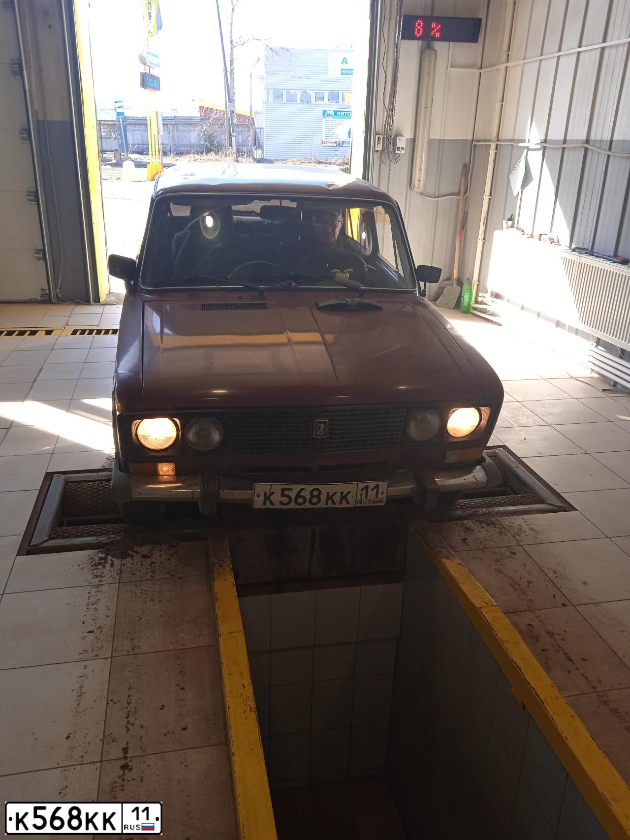 Фото автомобиля LADA 2106 LADA, 2003 — госномер Е252ЕМ11. Цвет: КРАСНЫЙ ГРАНАТ
