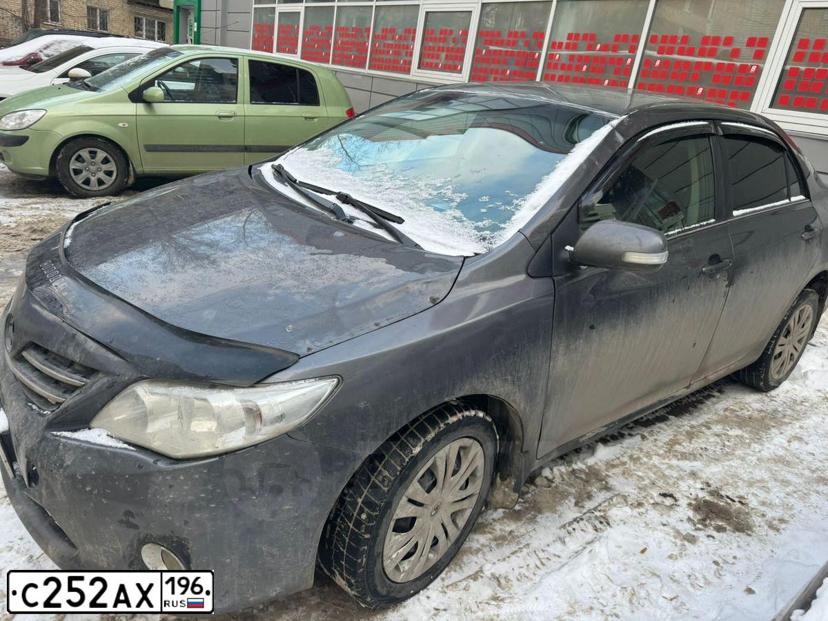 Фото автомобиля TOYOTA COROLLA, 2011 — госномер С252АХ196. Цвет: Серый
