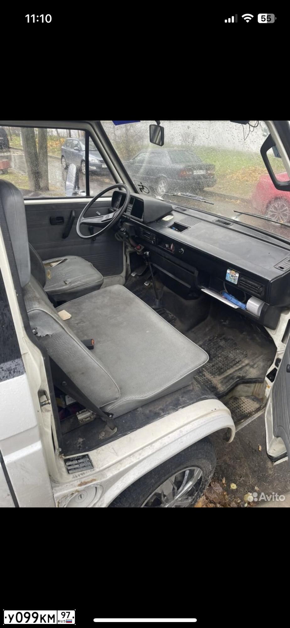 Фото автомобиля VOLKSWAGEN TRANSPORTER, 1990 — госномер У099КМ97. Цвет: БЕЛЫЙ