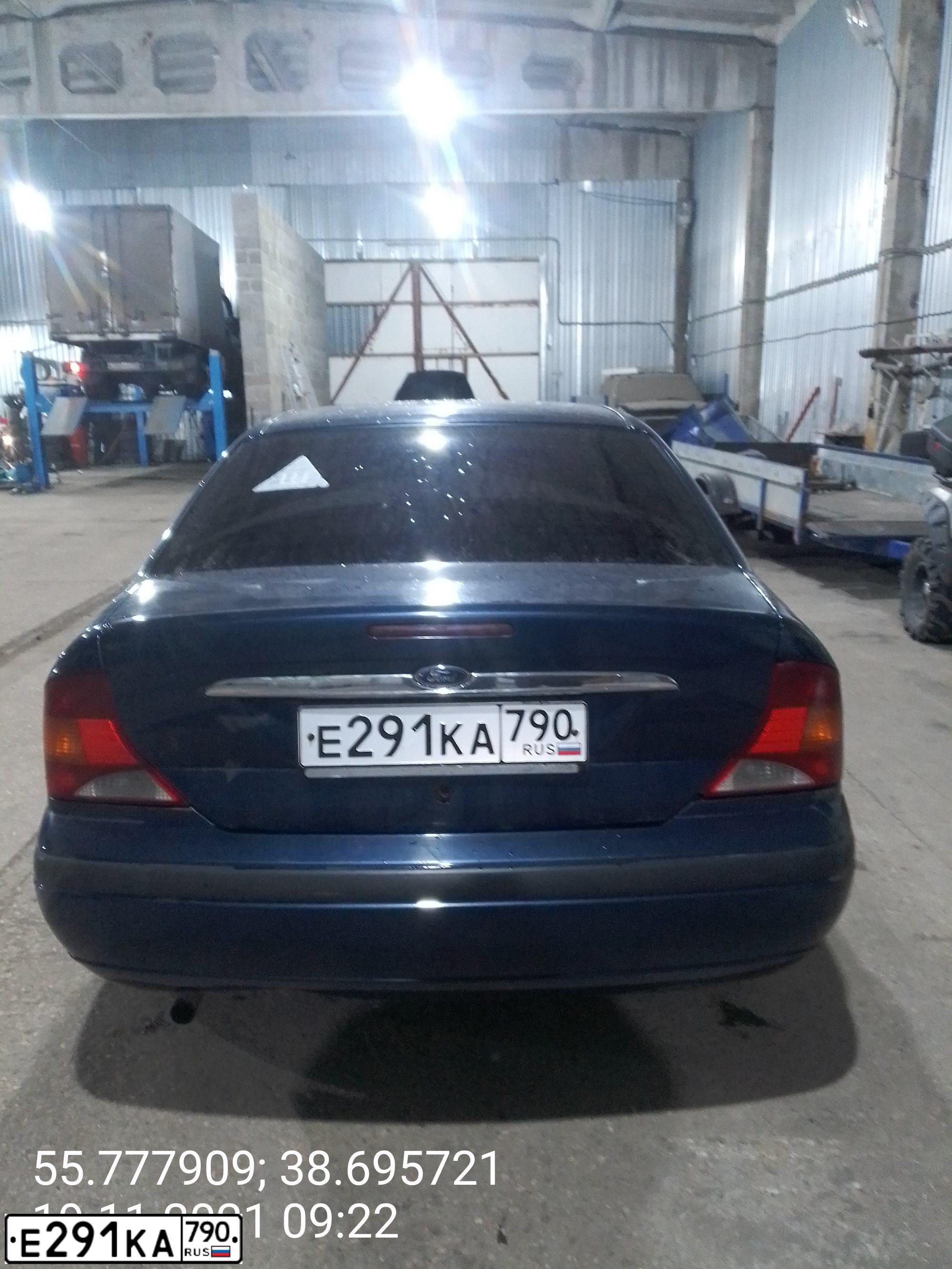 Фото автомобиля FORD FOCUS, 2004 — госномер Е291КА790. Цвет: ТЕМНО- СИНИЙ