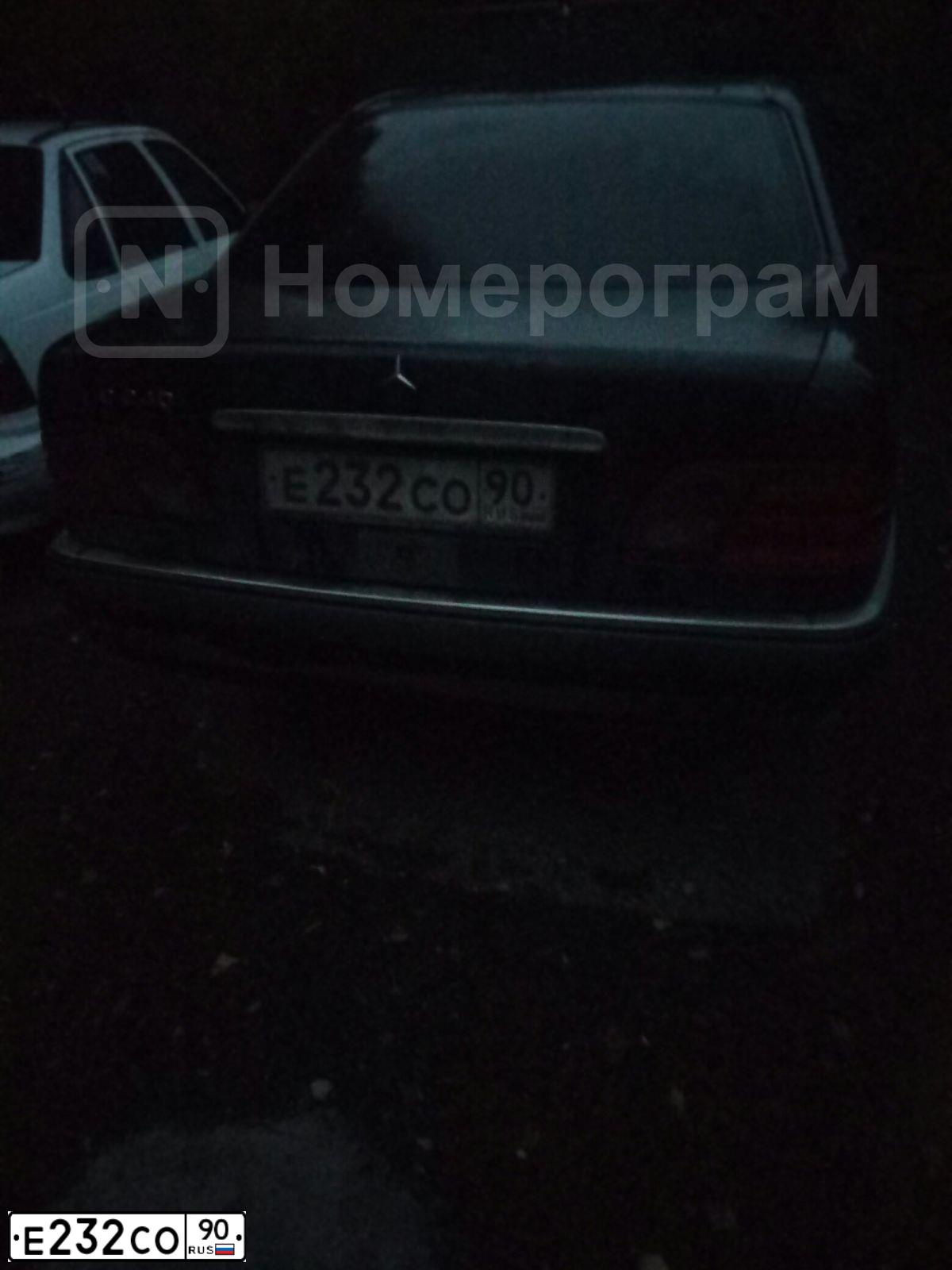 Фото автомобиля MERCEDES E-KLASSE, 1998 — госномер Е232СО90. Цвет: ЧЕРНЫЙ