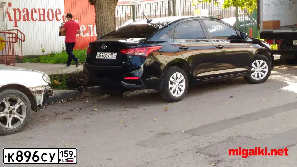 Фото автомобиля HYUNDAI SOLARIS, 2017 — госномер К896СУ159. Цвет: ЧЕРНЫЙ