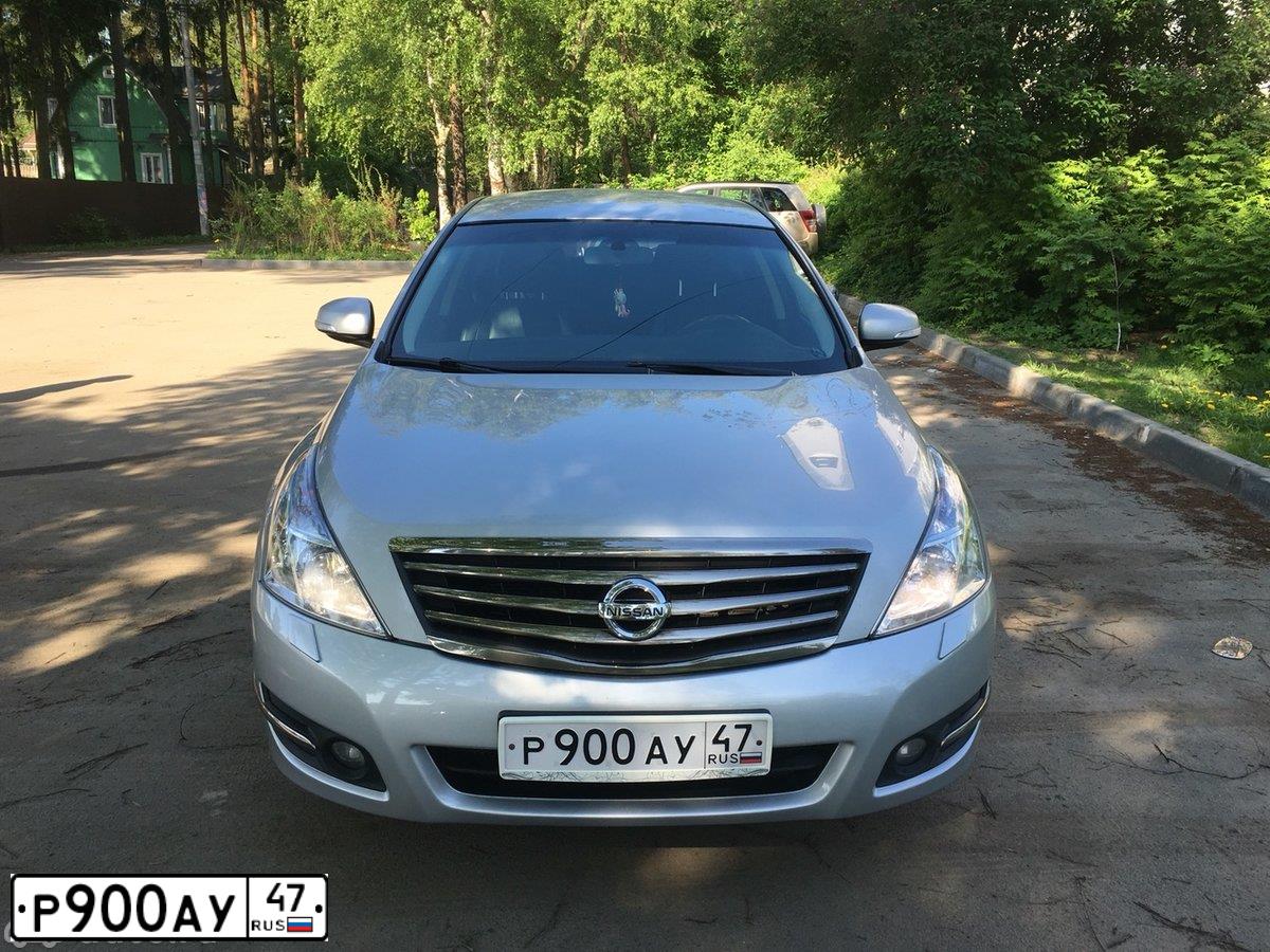 Фото автомобиля NISSAN TEANA, 2011 — госномер Р900АУ47. Цвет: СЕРЕБРИСТЫЙ