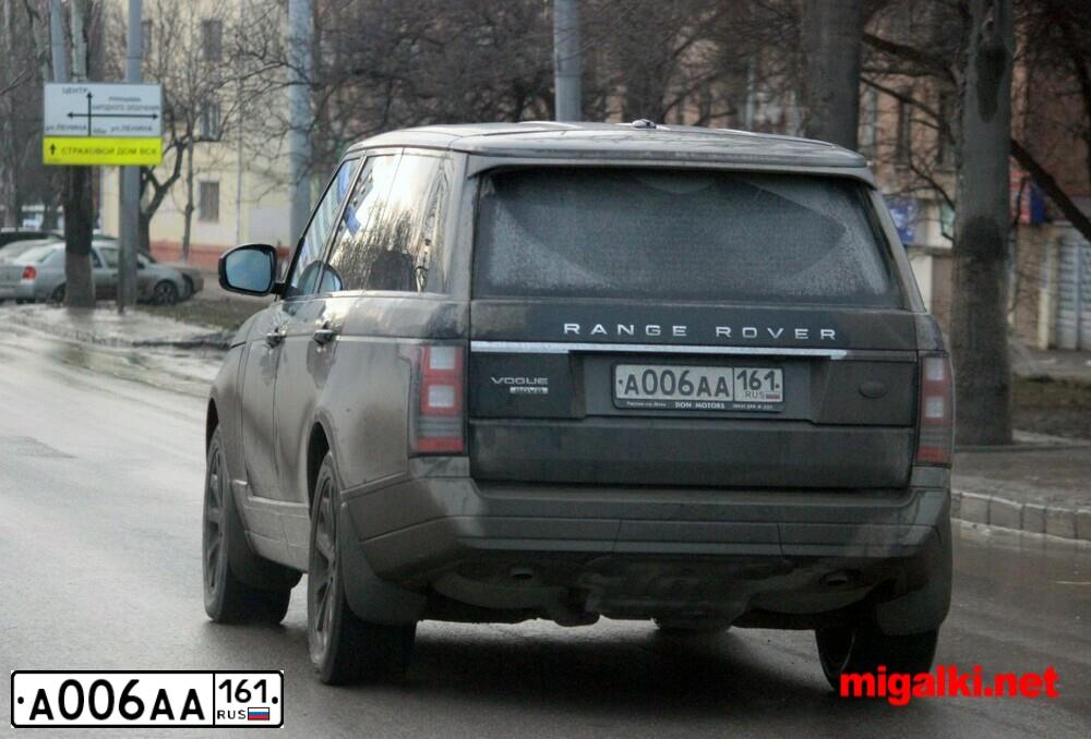 Фото автомобиля LANDROVER RANGE ROVER, 2013 — госномер Х031ОР761. Цвет: ЧЕРНЫЙ