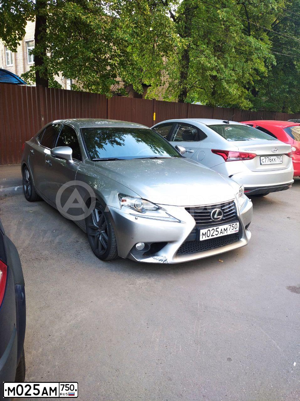 Фото автомобиля LEXUS IS, 2014 — госномер М025АМ750. Цвет: СЕРЫЙ СВЕТЛЫЙ
