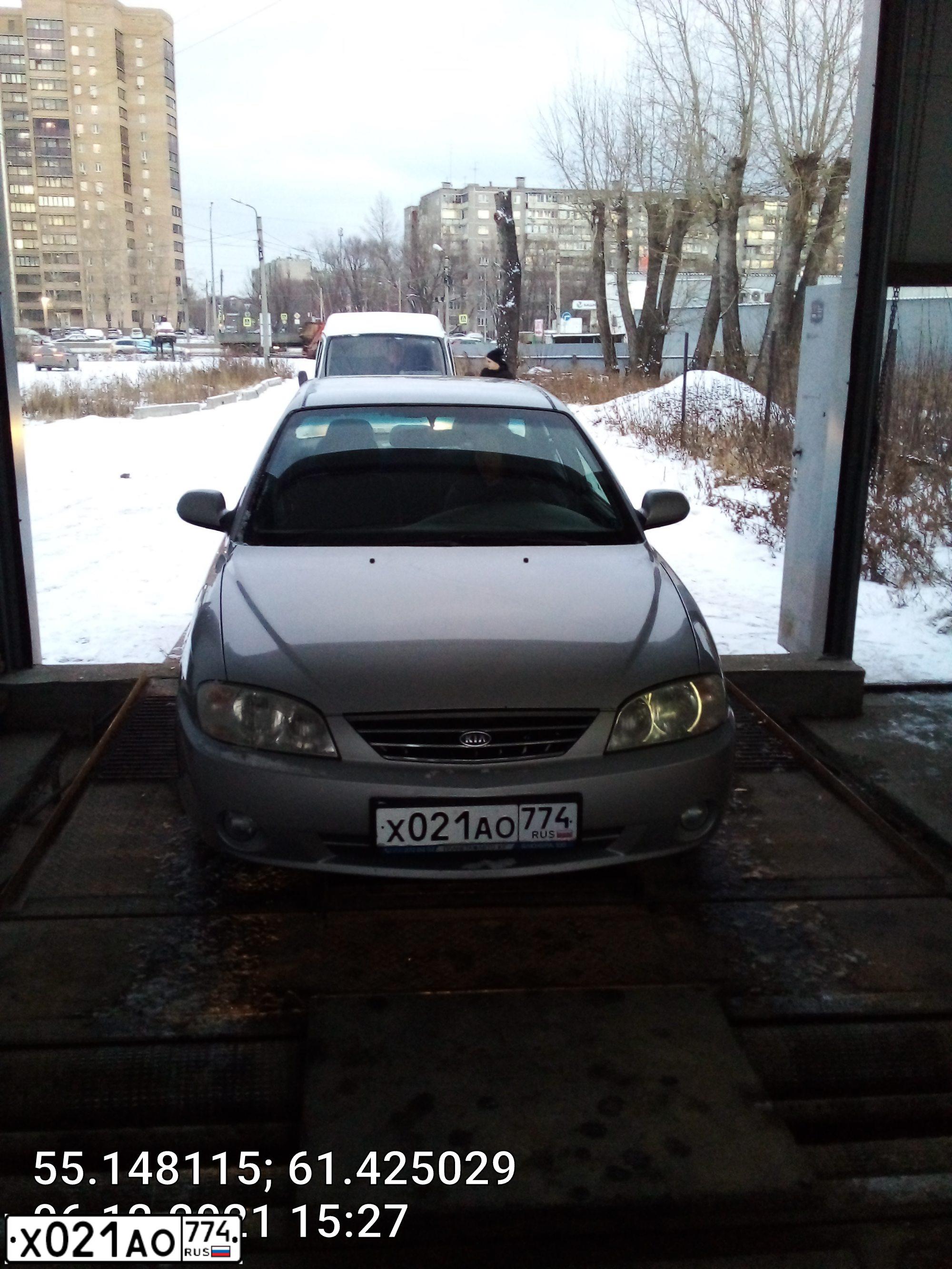Фото автомобиля KIA SPECTRA, 2007 — госномер Х021АО774. Цвет: АЛМАЗНОЕ - СЕРЕБРО