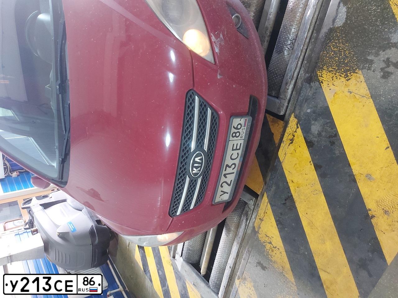 Фото автомобиля KIA CEE'D, 2007 — госномер У213СЕ86. Цвет: ВИШНЕВЫЙ
