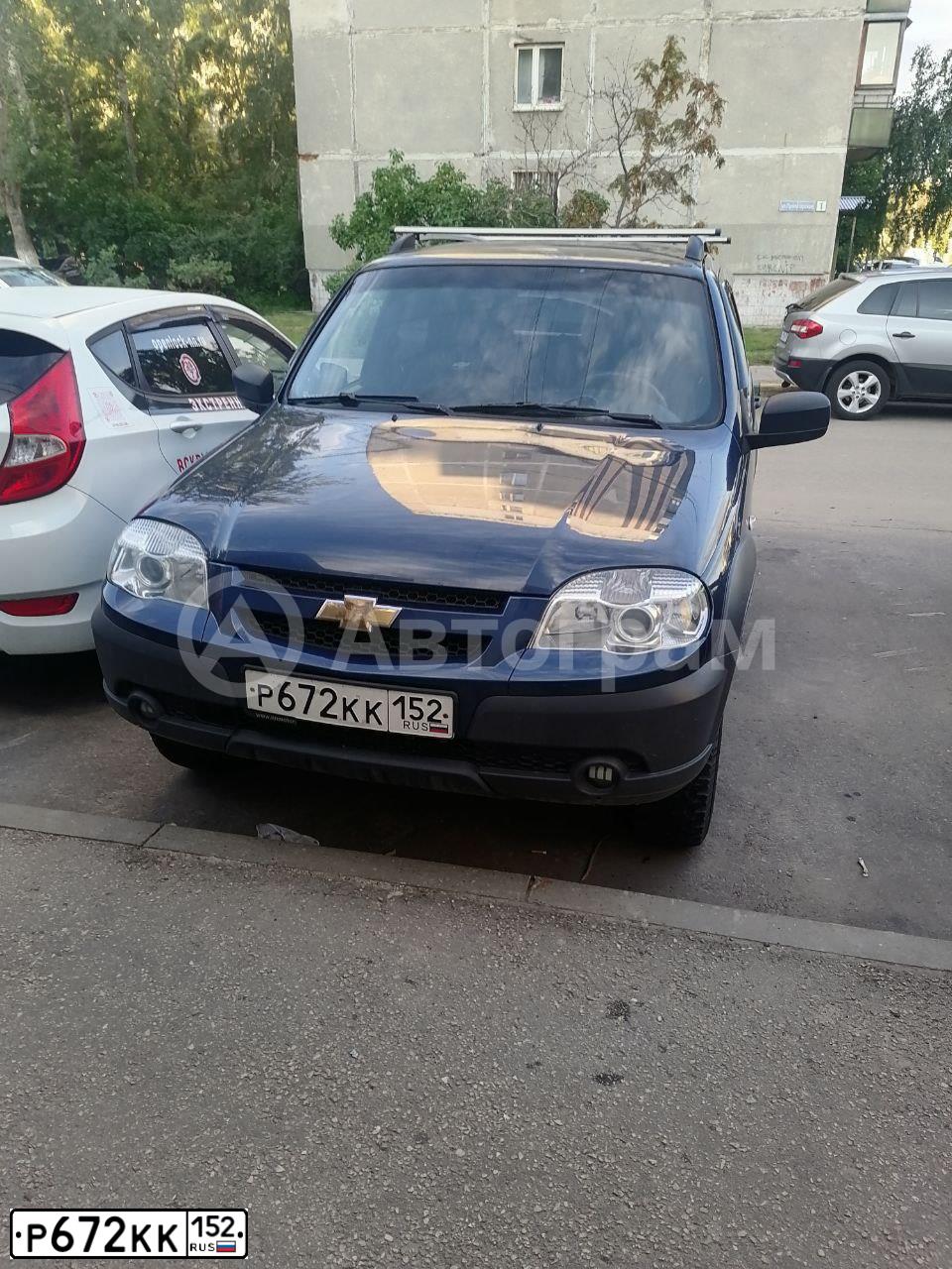 Фото автомобиля CHEVROLET NIVA, 2018 — госномер Р672КК152. Цвет: ТЕМНО-СИНИЙ МЕТАЛИК