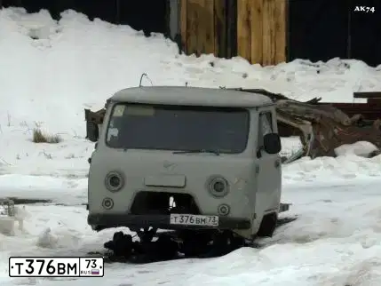 Фото автомобиля UAZ 3303, 1993 — госномер Т376ВМ73. Цвет: БЕЛАЯ НОЧЬ