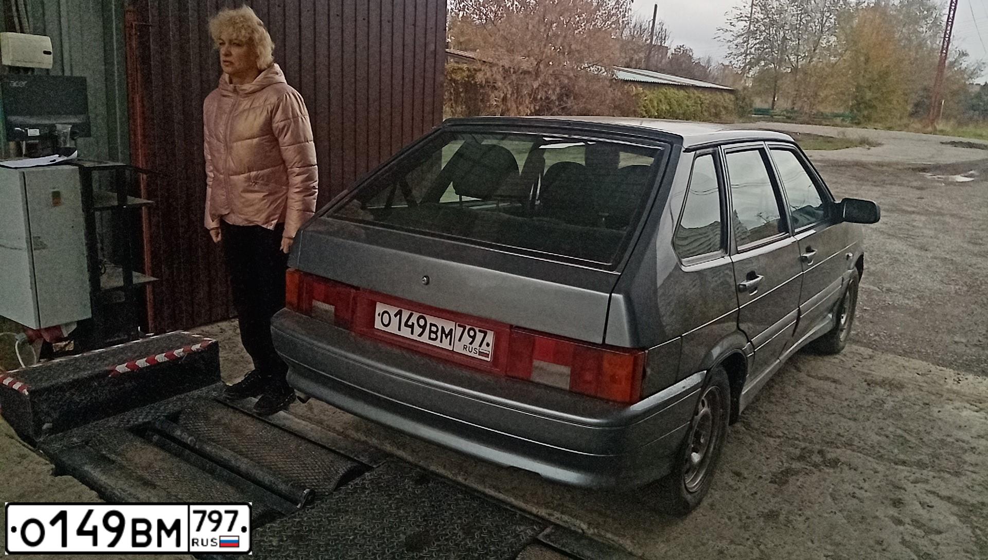Фото автомобиля VAZ LADA 211440 LADA SAMARA, 2010 — госномер Р889ОС62. Цвет: средний серо-зеленый металлик