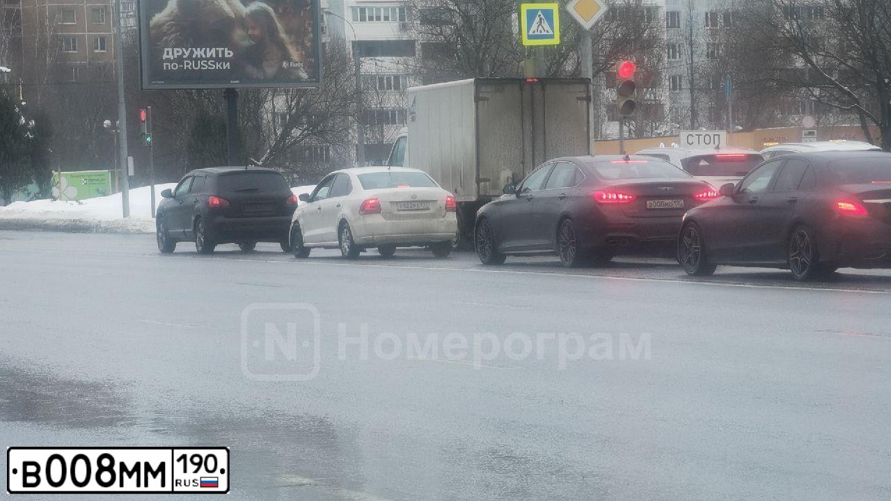 Фото автомобиля СКАНИЯ R500, 2011 — госномер В008ММ190. Цвет: БЕЛЫЙ