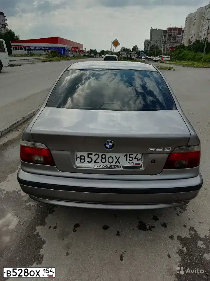 Фото автомобиля BMW 528I, 1998 — госномер Р317НР142. Цвет: СЕРЫЙ