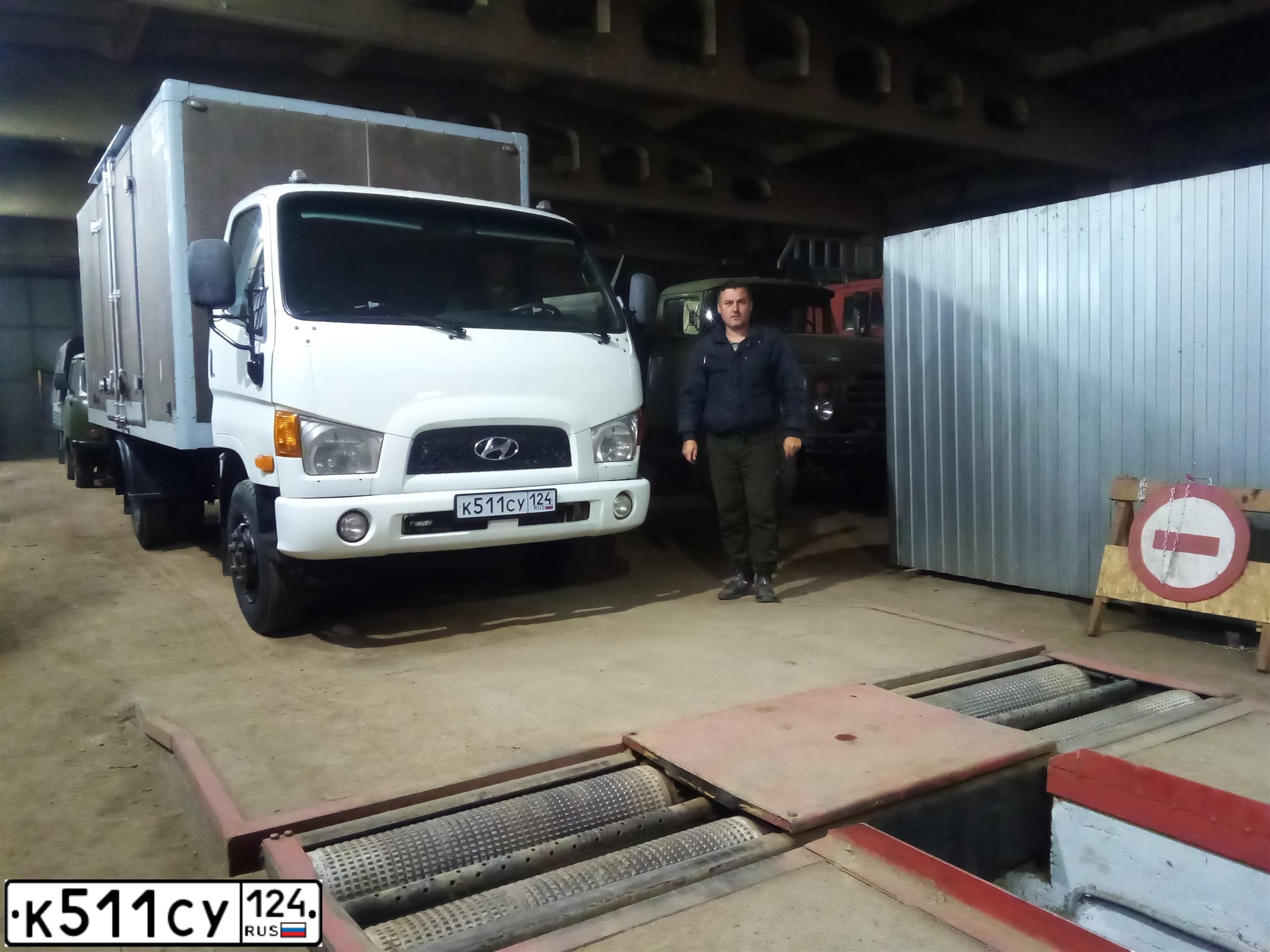 Фото автомобиля HYUNDAI MIGHTY, 2011 — госномер К511СУ124. Цвет: Белый
