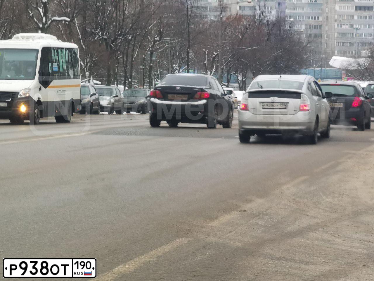 Фото автомобиля JEEP GRAND CHEROKEE, 2011 — госномер О069ХВ198. Цвет: СЕРЫЙ