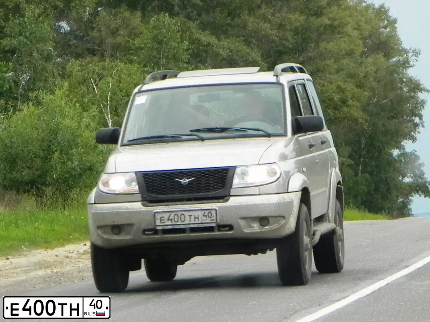 Фото автомобиля TOYOTA RAV4, 2000 — госномер Е400ТН40. Цвет: СЕРЕБРИСТЫЙ