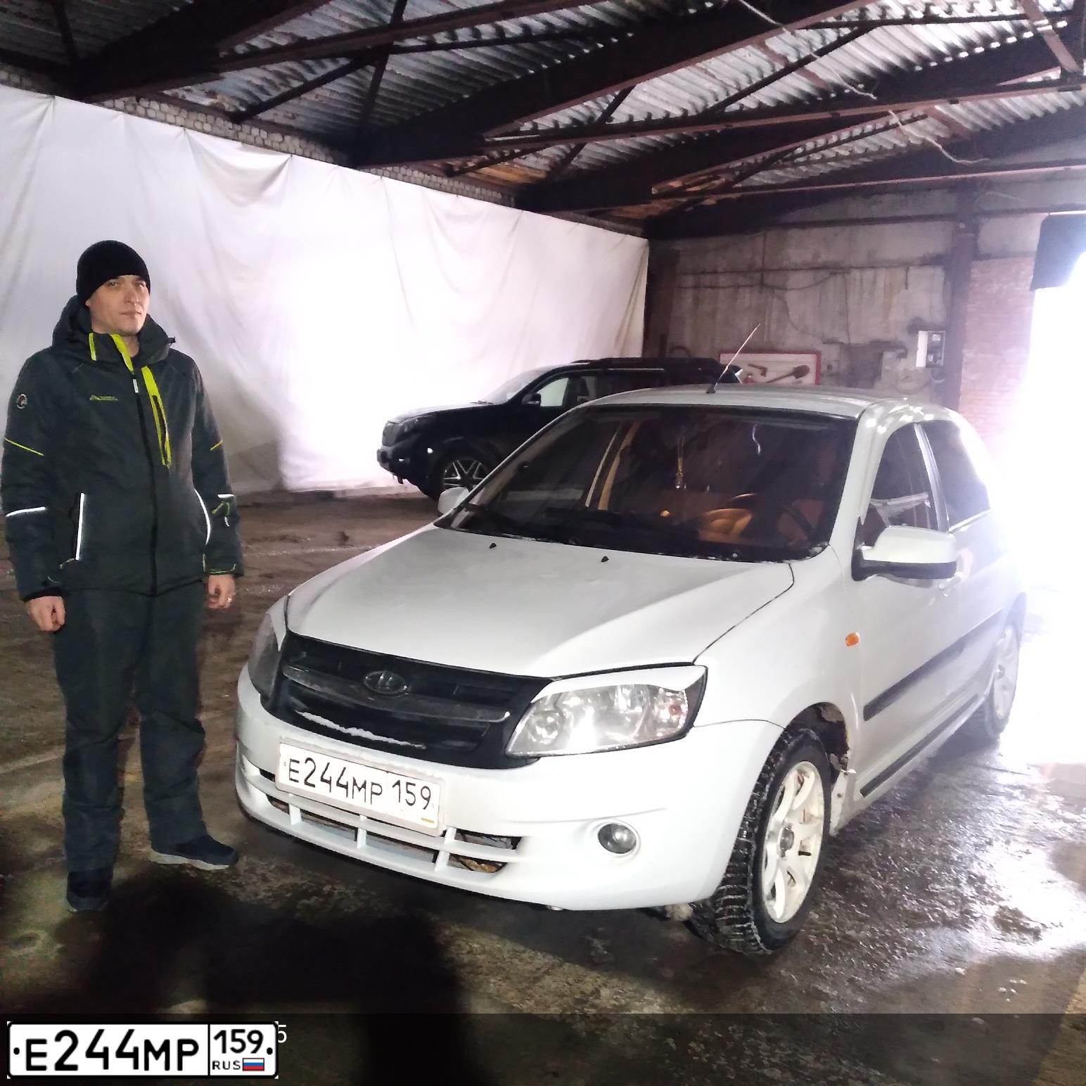 Фото автомобиля LADA GRANTA, 2014 — госномер О893УС159. Цвет: Белый