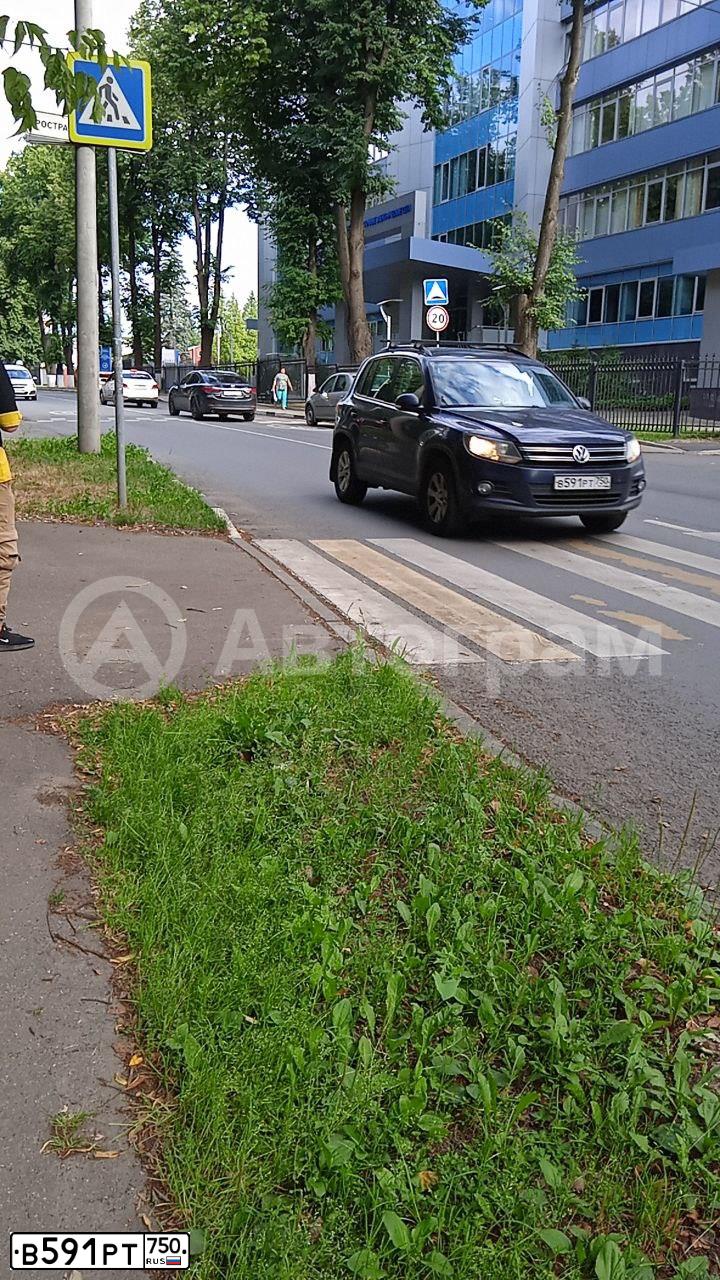 Фото автомобиля VOLKSWAGEN TIGUAN, 2012 — госномер Т788ХС73. Цвет: СИНИЙ ТЕМНЫЙ