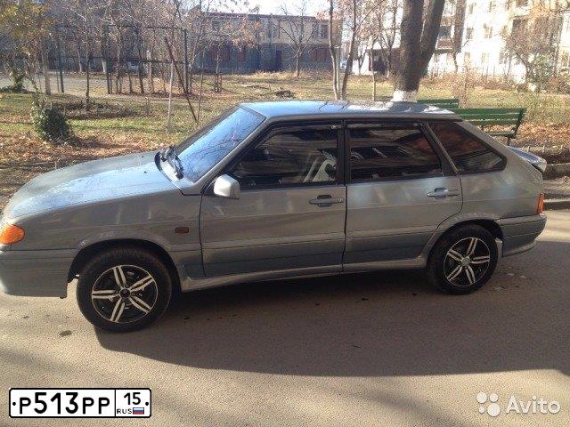 Фото автомобиля LADA 2114 SAMARA, 2004 — госномер Р513РР15. Цвет: ЗОЛОТИСТО-СЕРЫЙ