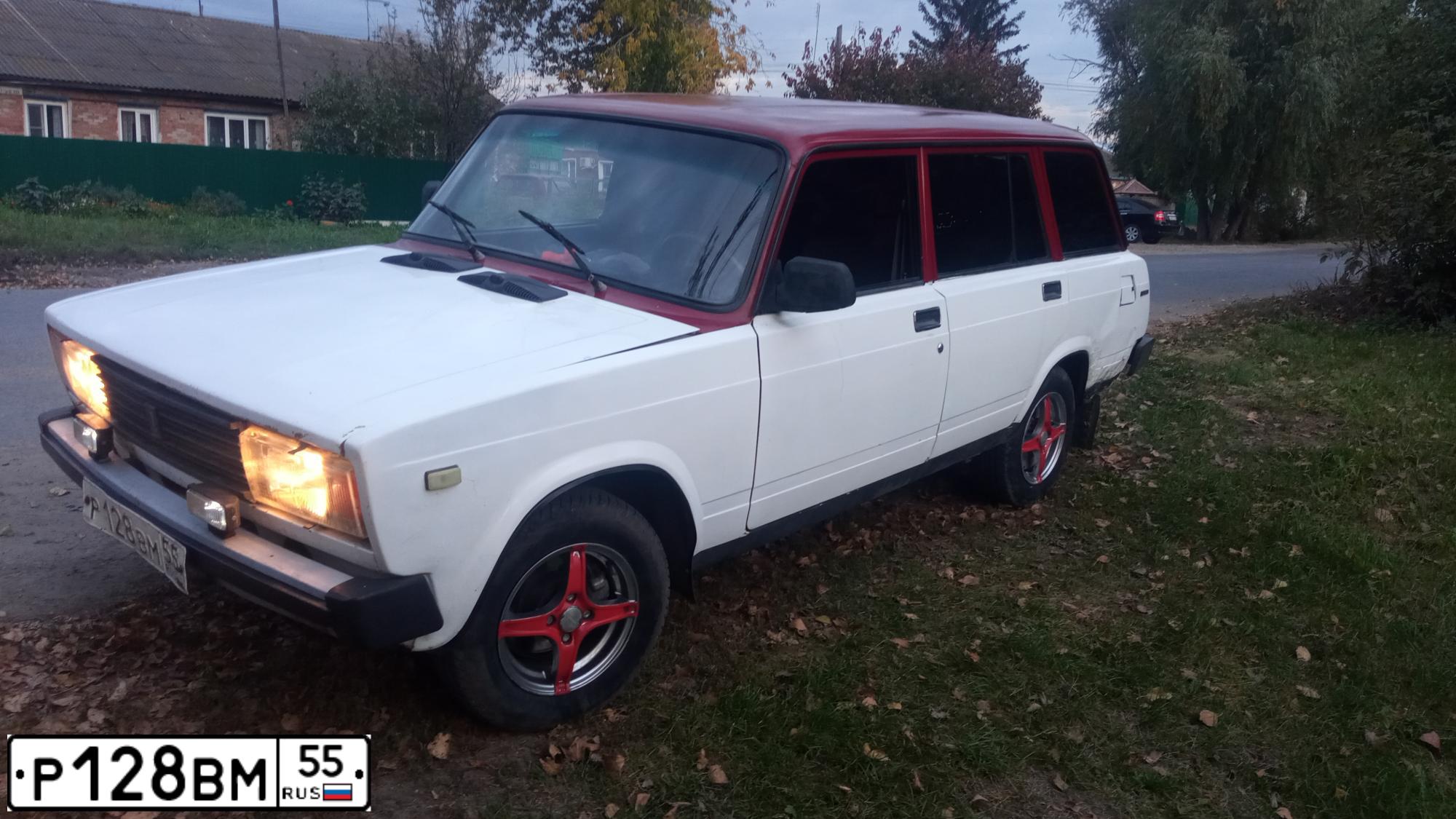 Фото автомобиля LADA 2104, 2002 — госномер Р128ВМ55. Цвет: ЯРКО-БЕЛЫЙ