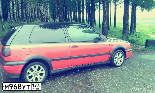 Фото автомобиля VOLKSWAGEN GOLF, 1994 — госномер М968УТ177. Цвет: КРАСНЫЙ