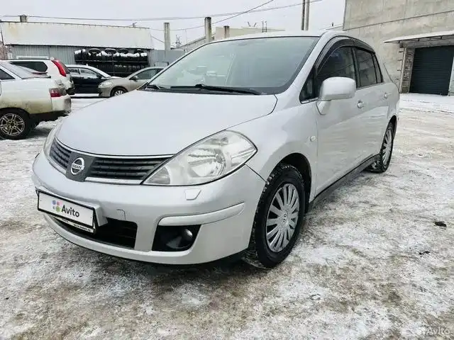 Фото автомобиля NISSAN TIIDA, 2007 — госномер Х268ТР76. Цвет: СЕРЕБРИСТЫЙ