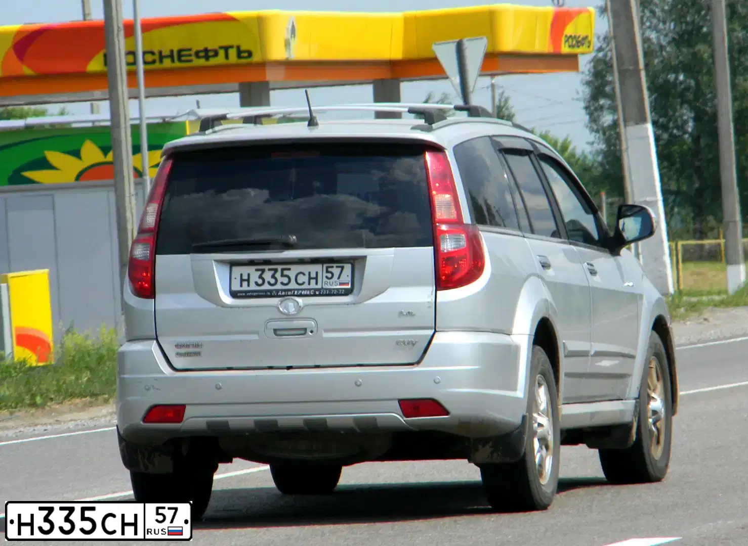 Фото автомобиля GREAT WALL HOVER, 2011 — госномер Н335СН57. Цвет: СВЕТЛО-СЕРЫЙ