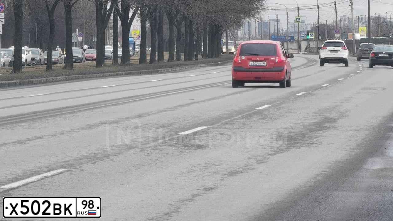 Фото автомобиля HYUNDAI GETZ, 2008 — госномер Х502ВК98. Цвет: КРАСНЫЙ