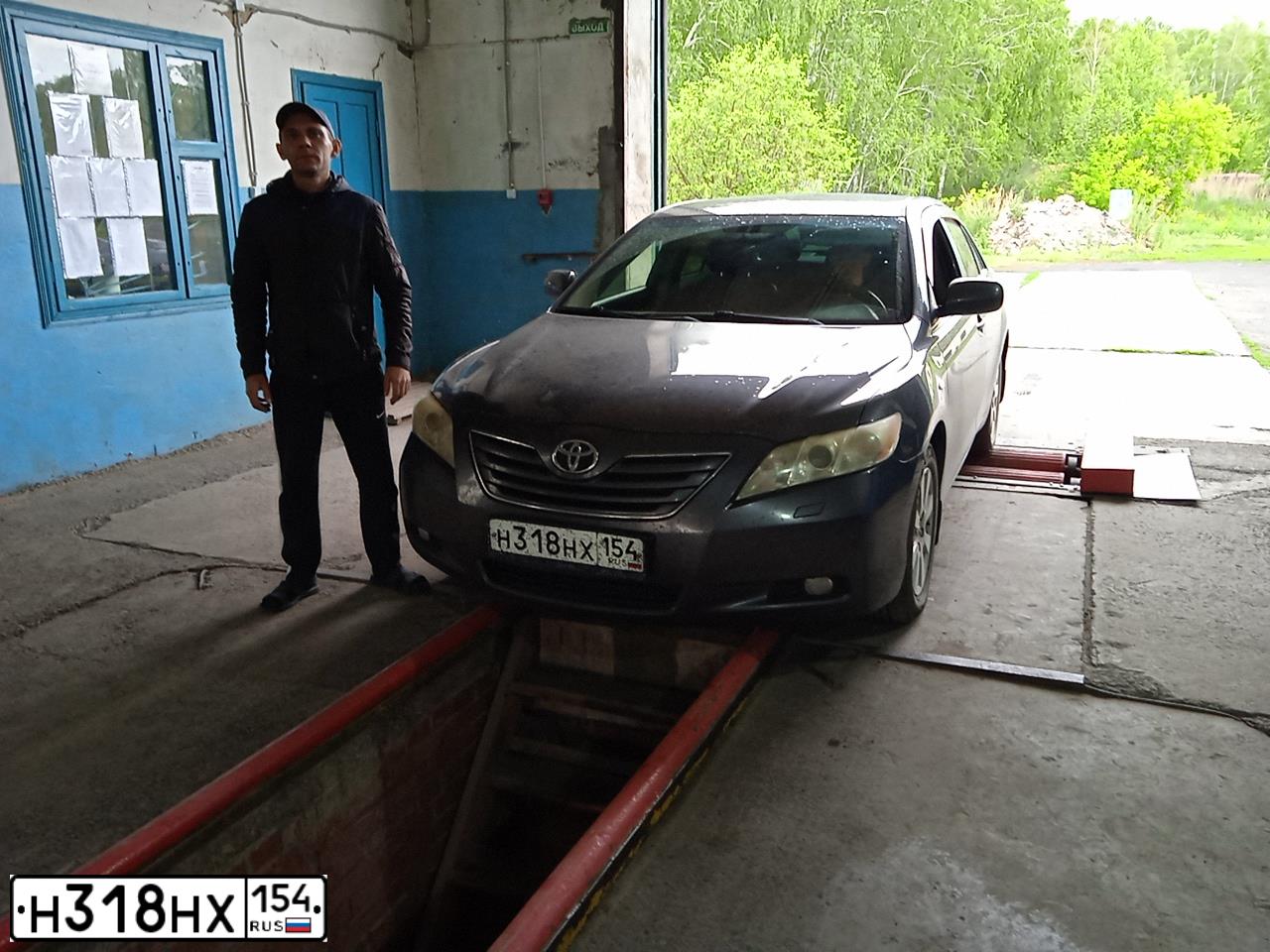 Фото автомобиля TOYOTA CAMRY, 2008 — госномер М002УК34. Цвет: СЕРЫЙ