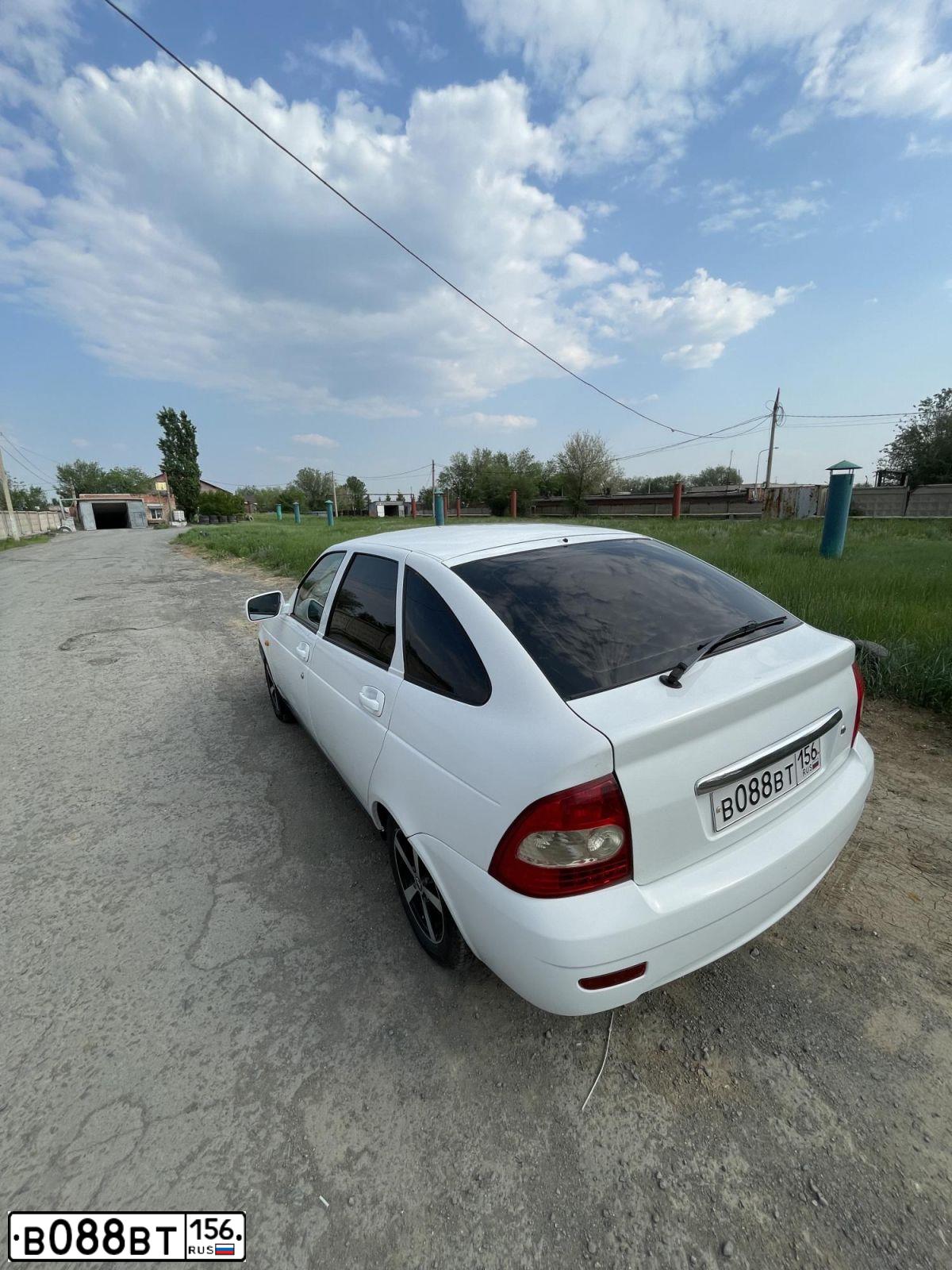 Фото автомобиля LADA 2172 PRIORA, 2012 — госномер Е350СО156. Цвет: Белый