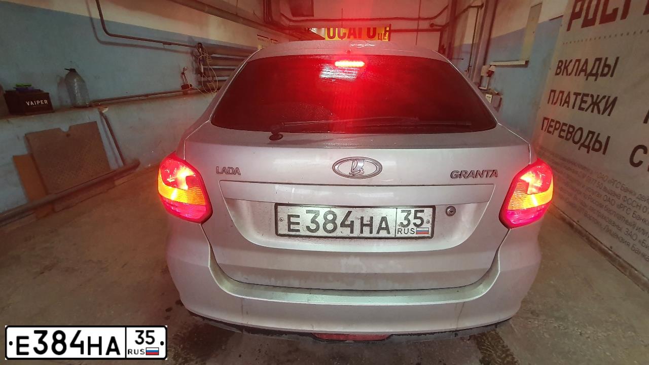 Фото автомобиля LADA 2191 GRANTA, 2014 — госномер Е384НА35. Цвет: СЕРЕБРИСТЫЙ