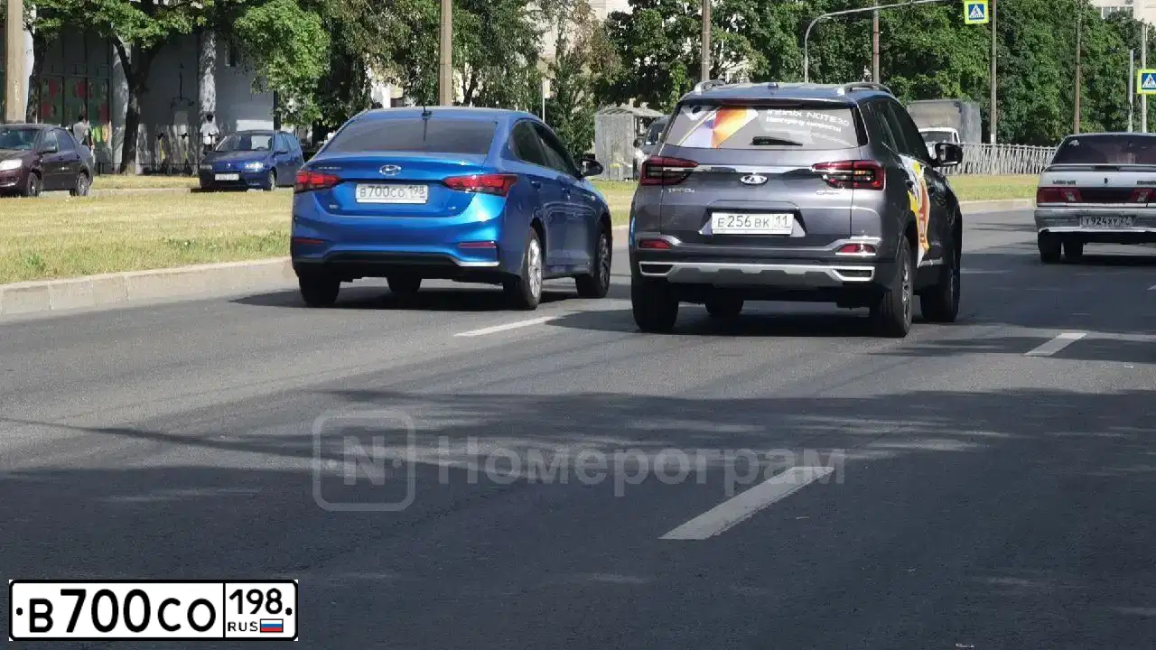 Фото автомобиля HYUNDAI SOLARIS, 2019 — госномер В700СО198. Цвет: СИНИЙ