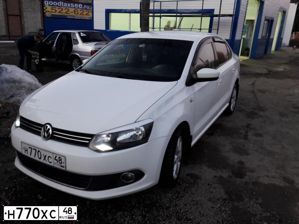 Фото автомобиля VOLKSWAGEN POLO, 2012 — госномер Н770ХС48. Цвет: БЕЛЫЙ