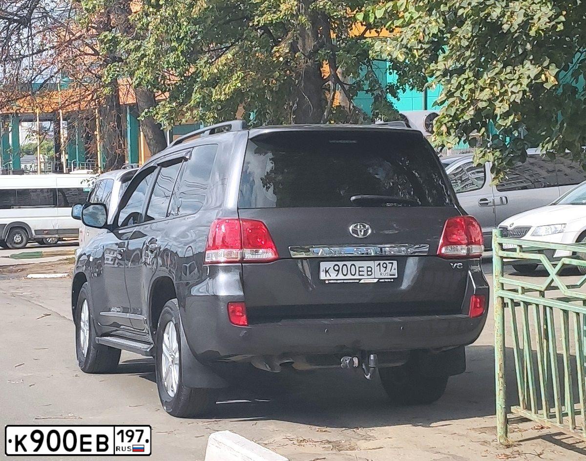 Фото автомобиля TOYOTA LANDCRUISER 200, 2008 — госномер Т200ТТ98. Цвет: СЕРЫЙ