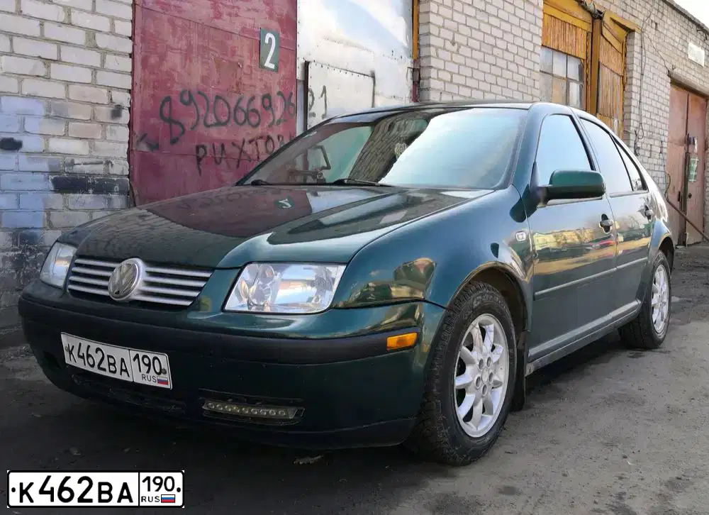 Фото автомобиля VOLKSWAGEN BORA, 2000 — госномер К462ВА190. Цвет: ЗЕЛЕНЫЙ