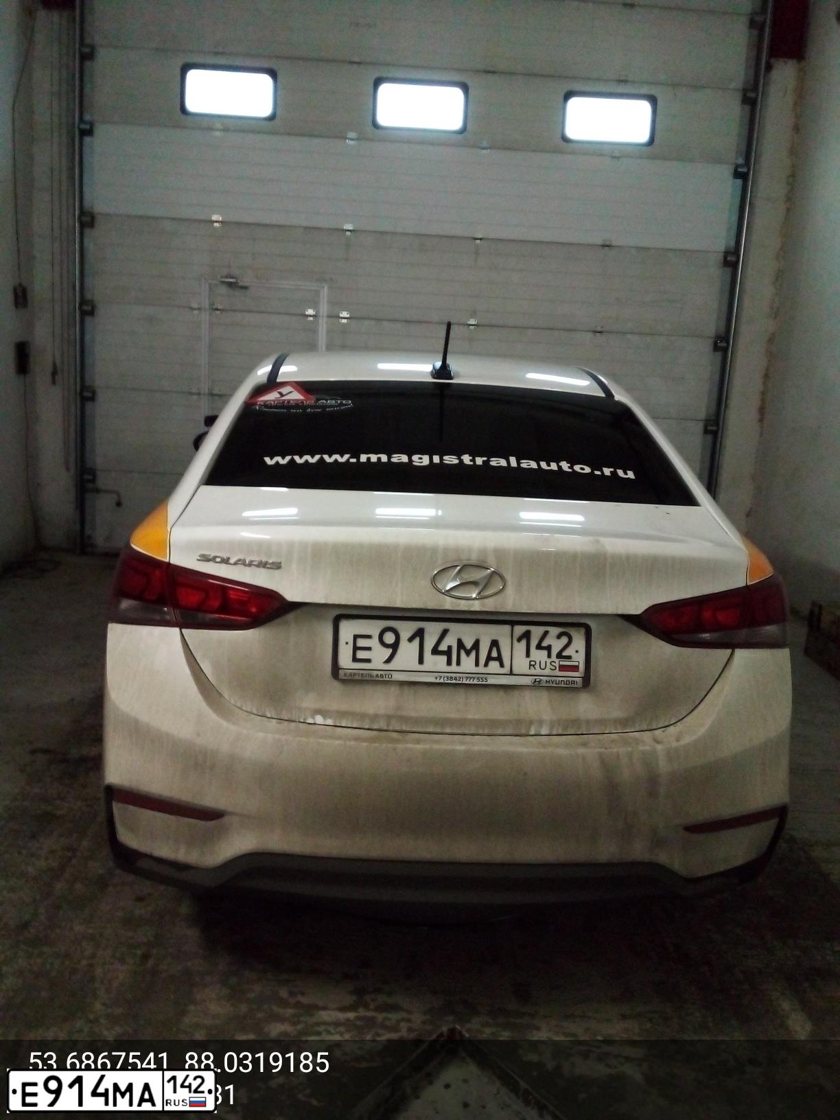 Фото автомобиля HYUNDAI SOLARIS, 2020 — госномер Е914МА142. Цвет: Белый