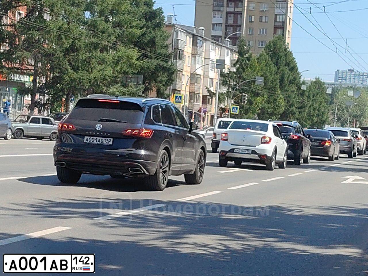 Фото автомобиля VOLKSWAGEN TOUAREG, 2019 — госномер В609РЕ142