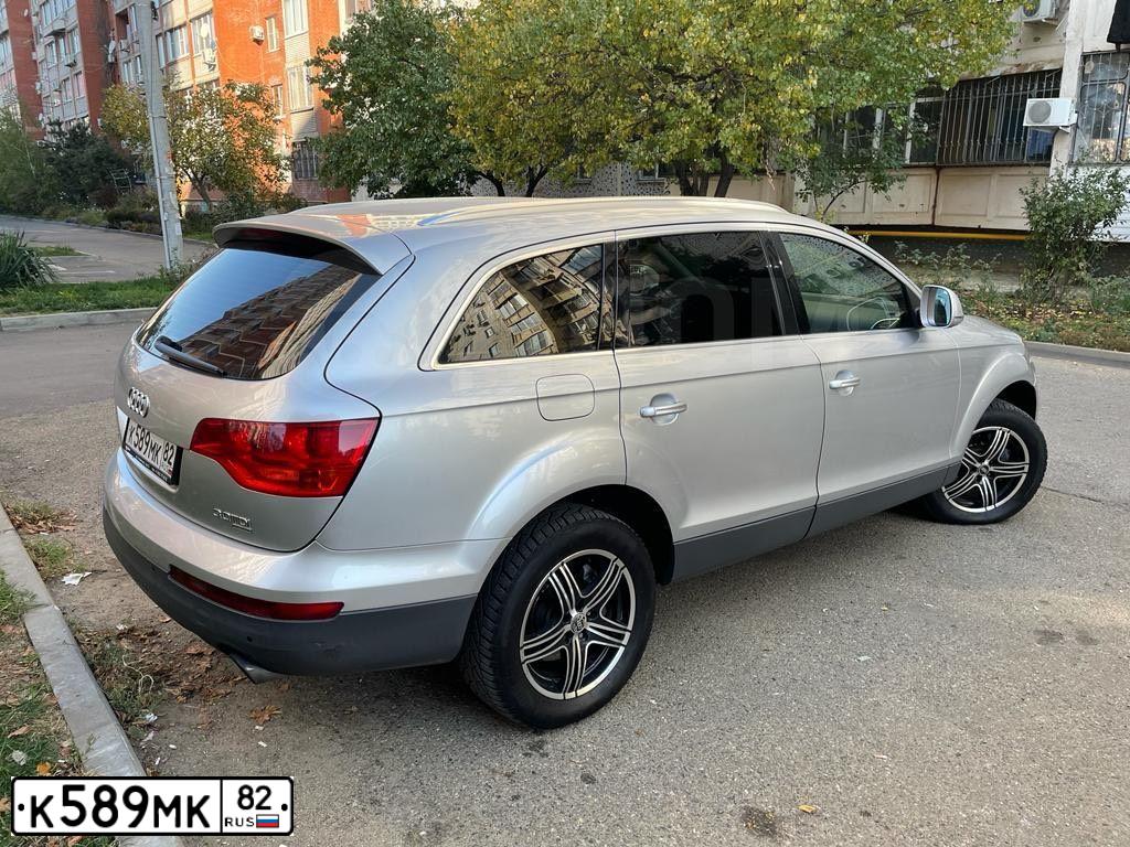 Фото автомобиля AUDI Q7, 2007 — госномер Р528РА46. Цвет: СЕРЫЙ