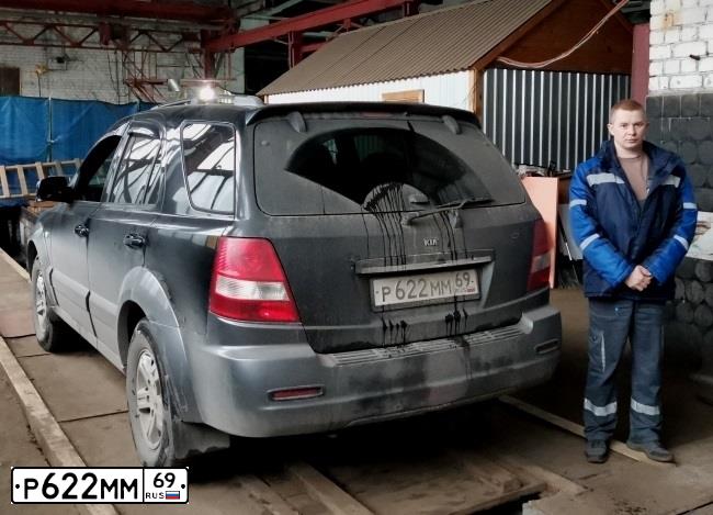 Фото автомобиля KIA SORENTO, 2005 — госномер Р622ММ69. Цвет: ЧЕРНЫЙ