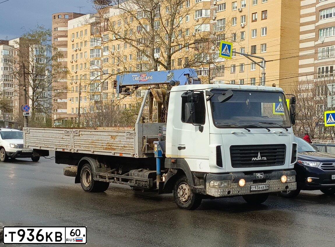 Фото автомобиля MAZ 4371 /4X2/, 2013 — госномер Т936КВ60. Цвет: БЕЛЫЙ