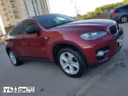 Фото автомобиля VOLKSWAGEN TIGUAN, 2011 — госномер У433ОМ197. Цвет: ЧЕРНЫЙ
