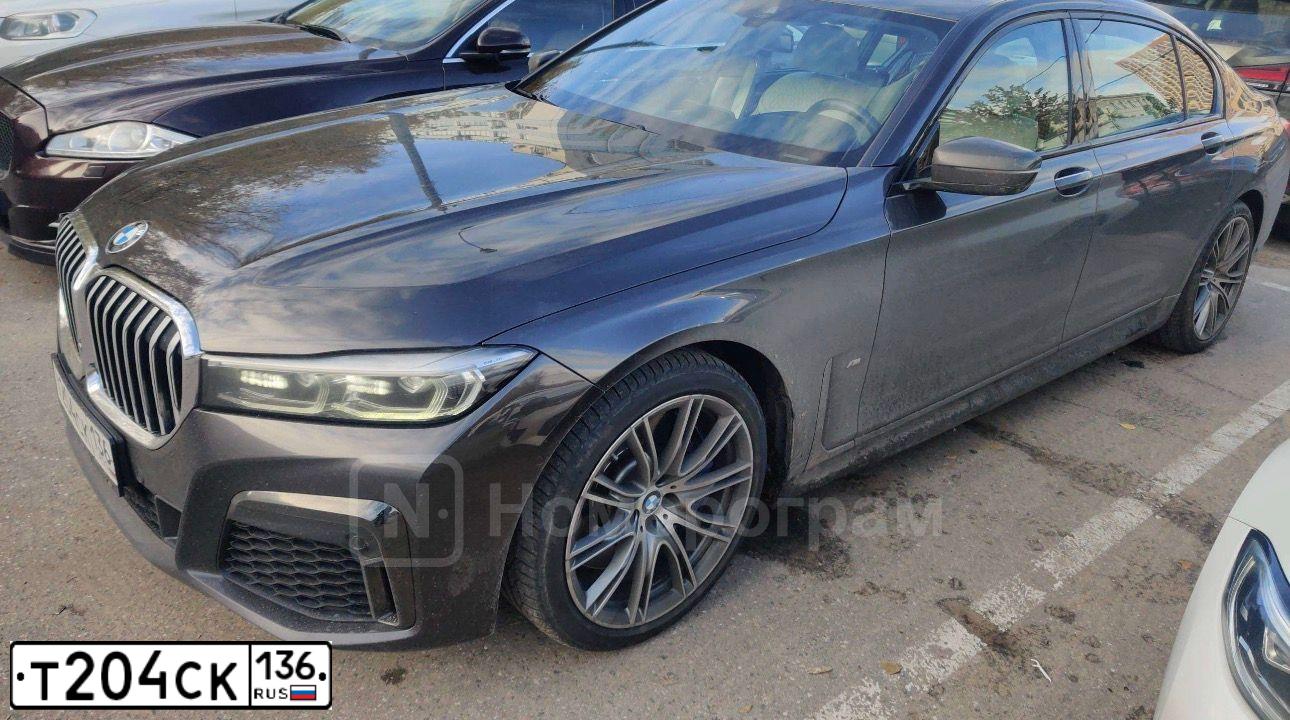Фото автомобиля BMW SERIE 7, 2019 — госномер Т204СК136. Цвет: СЕРЫЙ