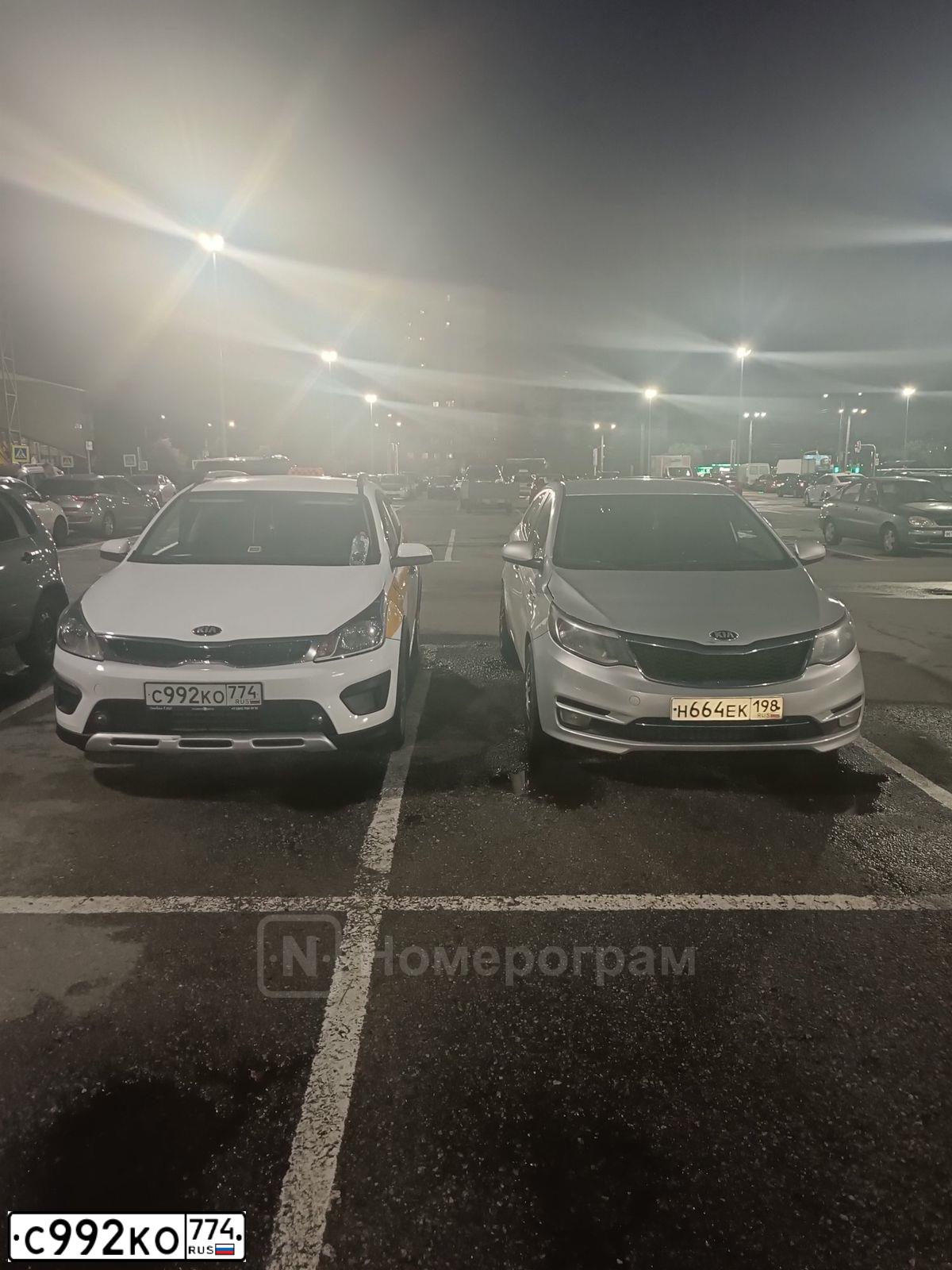 Фото автомобиля KIA RIO, 2018 — госномер С992КО774. Цвет: синий