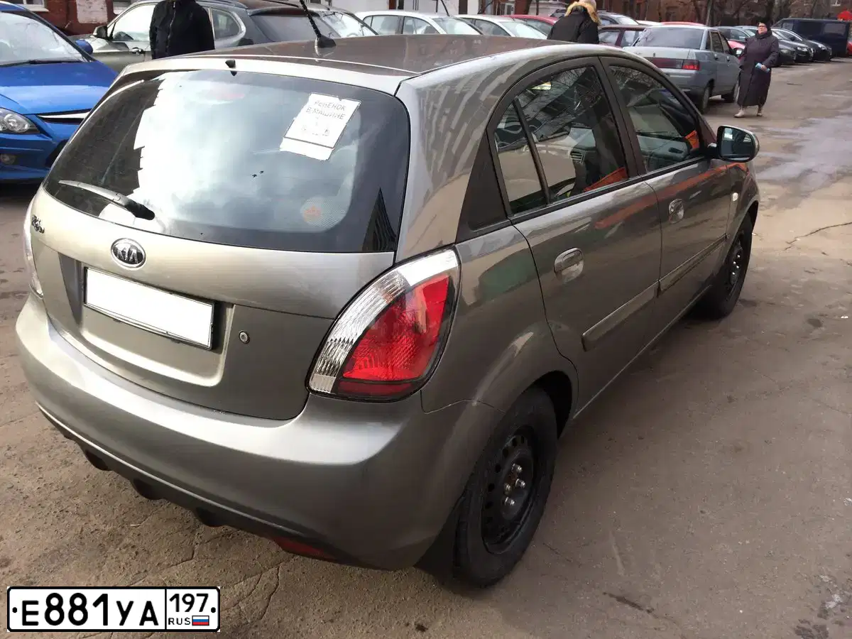 Фото автомобиля FORD FOCUS, 2005 — госномер Е881УА197. Цвет: ЧЕРНЫЙ