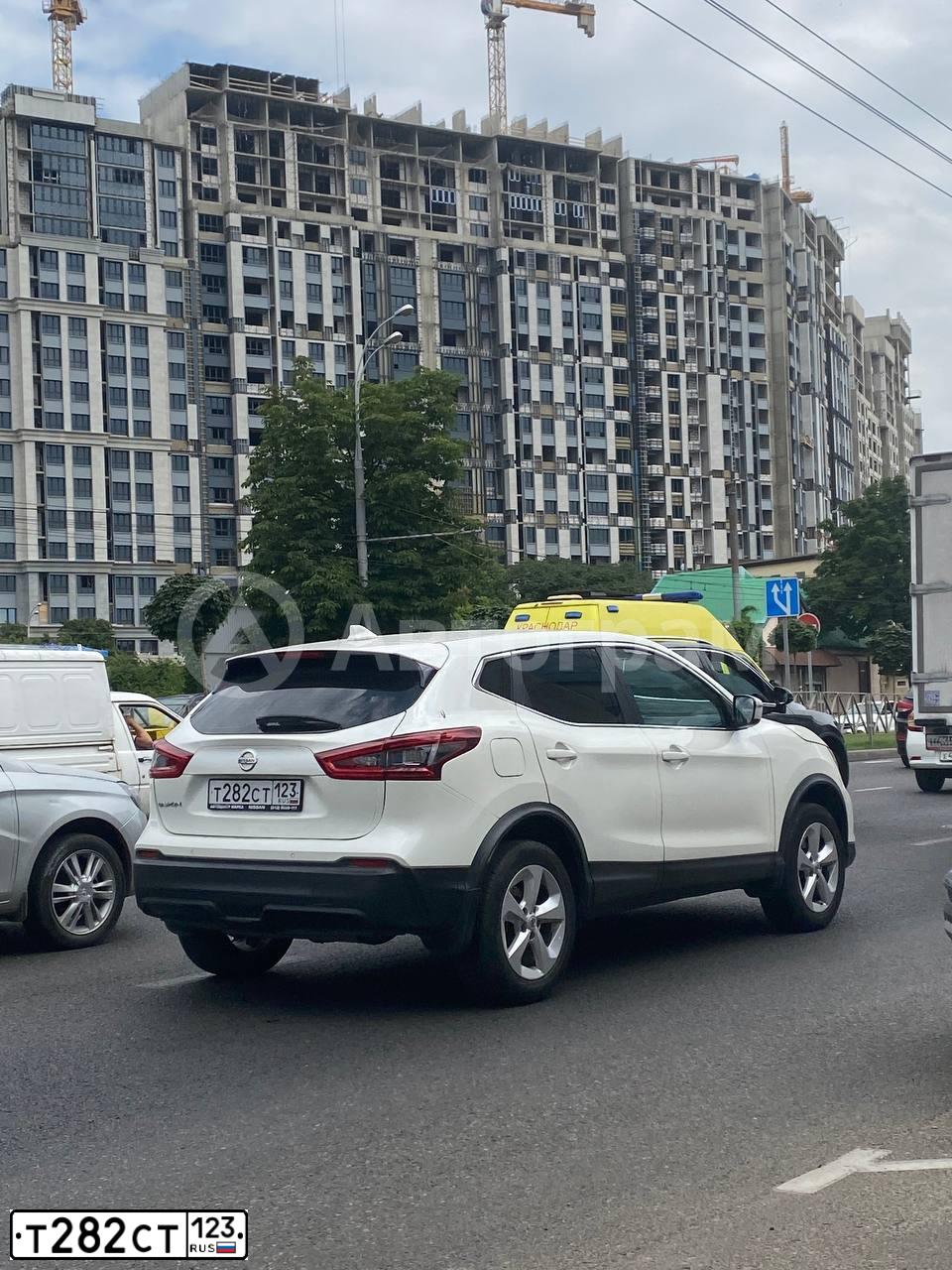 Фото автомобиля NISSAN QASHQAI, 2019 — госномер Т282СТ123. Цвет: БЕЛЫЙ