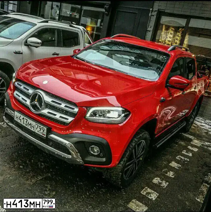 Фото автомобиля MERCEDES X-KLASSE, 2018 — госномер В050НХ186. Цвет: КРАСНЫЙ