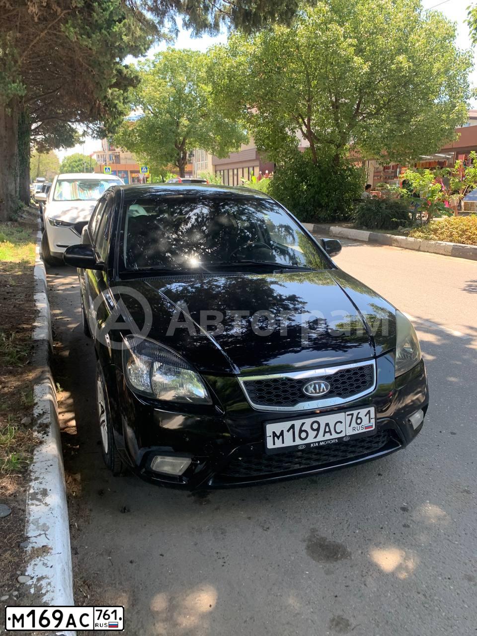 Фото автомобиля KIA RIO, 2010 — госномер С936КВ190. Цвет: ЧЕРНЫЙ