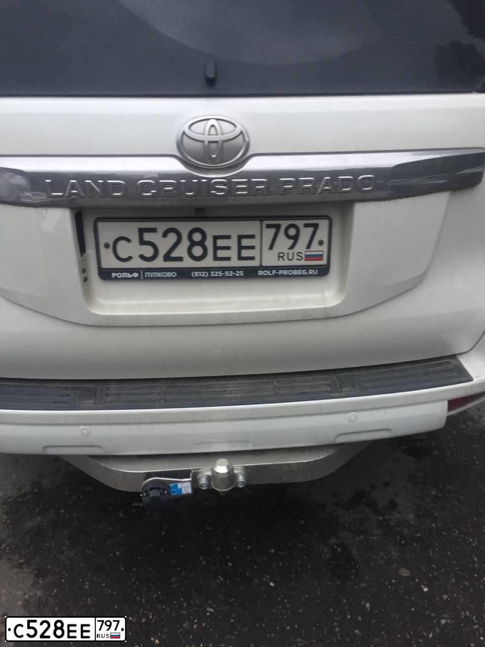 Фото автомобиля TOYOTA LANDCRUISER, 2016 — госномер С393СТ777. Цвет: Белый