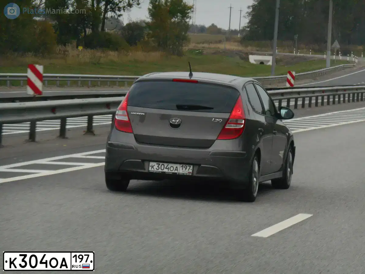 Фото автомобиля HYUNDAI I30, 2011 — госномер А235КВ193. Цвет: КОРИЧНЕВЫЙ