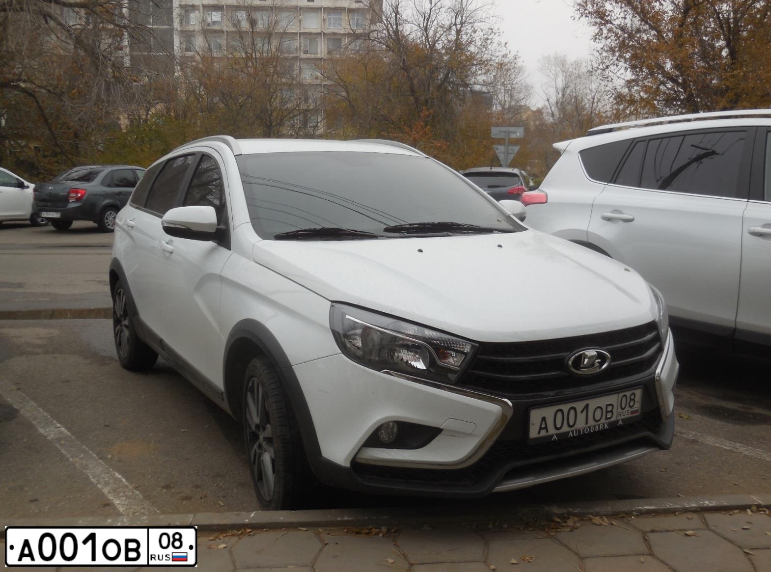 Фото автомобиля HYUNDAI SOLARIS, 2016 — госномер О001ВА08